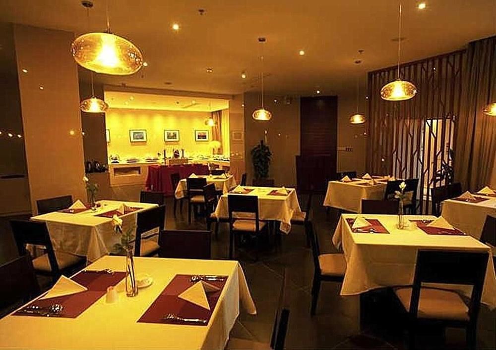 Heyi Hotel Hefei Changjiang Middle Road Экстерьер фото