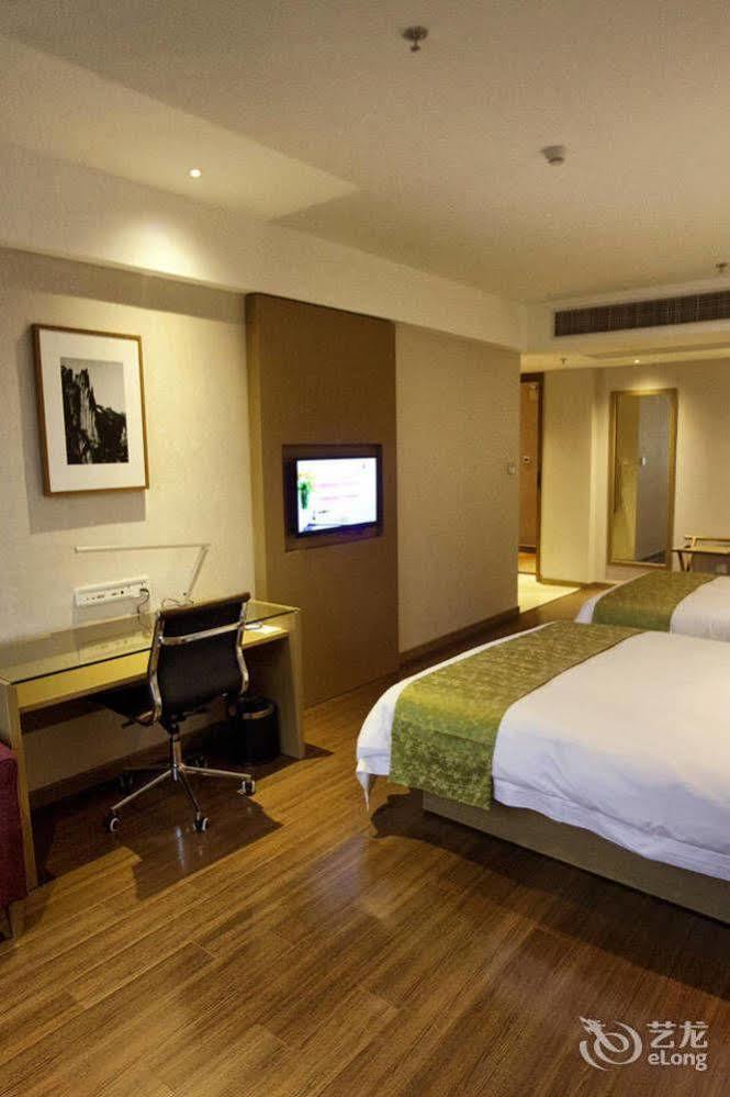 Heyi Hotel Hefei Changjiang Middle Road Экстерьер фото