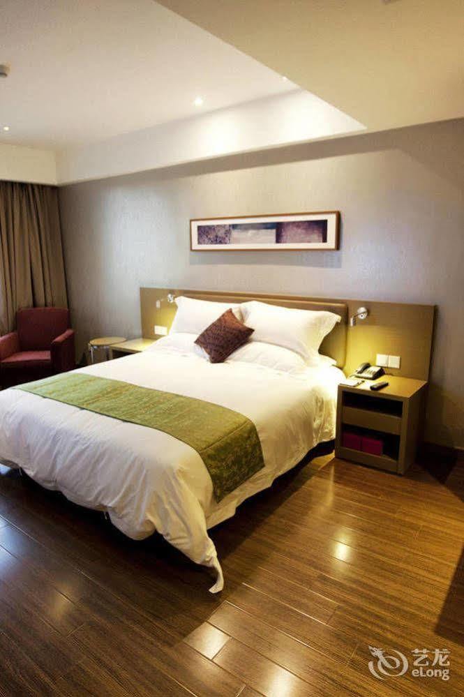 Heyi Hotel Hefei Changjiang Middle Road Экстерьер фото